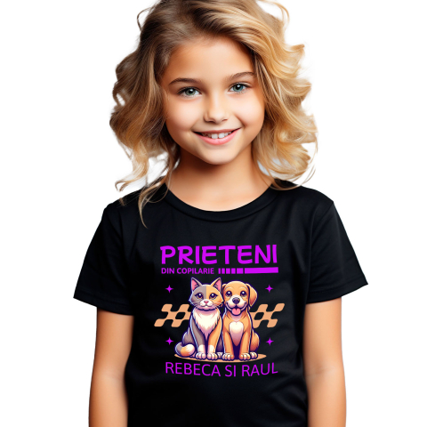 Prieteni - Tricou Femei, Barbati, Copii, Fata, Baiat, Unisex Personalizat Cadouri personalizate prieteni și familie – Portret cu pisica și câine pentru Rebeca și Paul