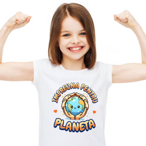 Tricou Femei, Barbati, Copii, Fata, Baiat, Unisex Personalizat "Pui și Planeta Pământ - Produse Personalizate pentru Familie, Copii, Tati și Prieteni"