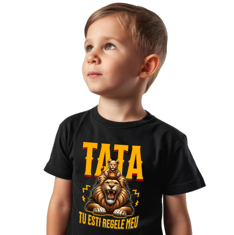 Tricou Femei, Barbati, Copii, Fata, Baiat, Unisex Personalizat Cadouri Personalizate Tata și Fiu | Pelerină Roșie, Eroul Meu Tata [1]