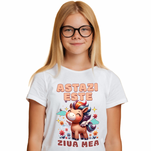 Tricou Femei, Barbati, Copii, Fata, Baiat, Unisex Personalizat Unicorn Vesel cu Flori – Cadou Personalizat pentru Ziua Mea [1]