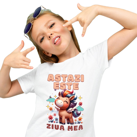 Copii - Tricou Femei, Barbati, Copii, Fata, Baiat, Unisex Personalizat Unicorn Vesel cu Flori – Cadou Personalizat pentru Ziua Mea