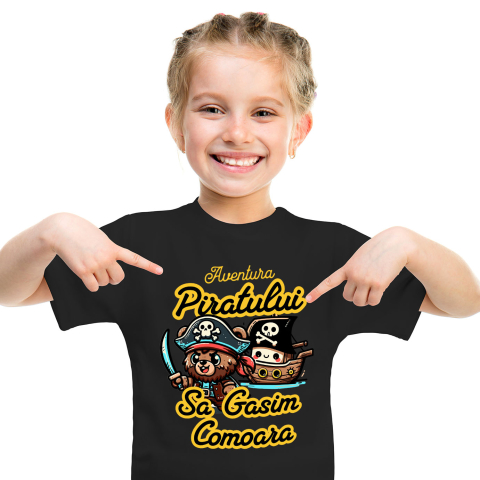 Animale - Tricou Femei, Barbati, Copii, Fata, Baiat, Unisex Personalizat Tricou Personalizat Urs Pirat – "Aventura Piratului, Comoara" | Cadou pentru Iubitorii de Piraterie și Aventuri