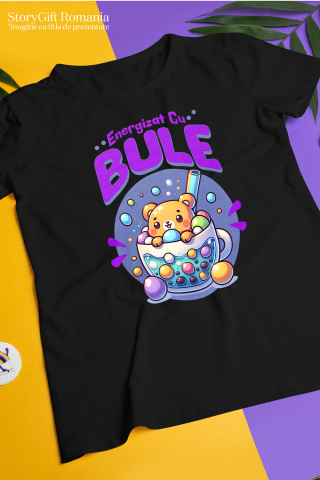 Tricou Femei, Barbati, Copii, Fata, Baiat, Unisex Personalizat „Ursuleț Maro de Pluș cu Pahar de Ceai și Bule – Cadou Personalizat Energizat cu Bule” [2]