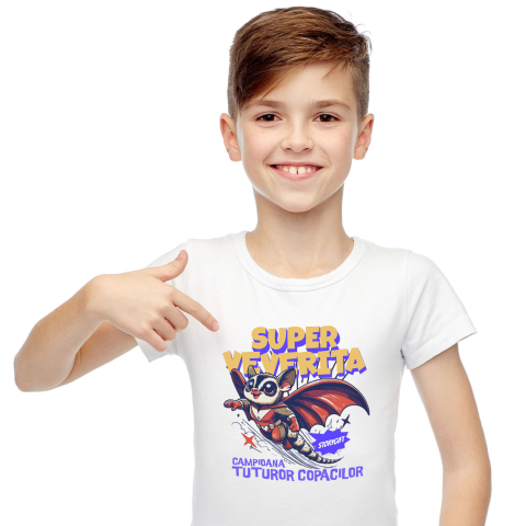 Tricou Femei, Barbati, Copii, Fata, Baiat, Unisex Personalizat Veverița Cu Aripi Și Costum Roșu – Cadou Personalizat „Super Veverița Campioana Tuturor Copacilor”