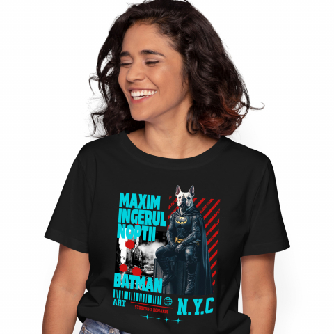 Personalizate cu Animalul Tau - Tricou Femei cu Animal In Costum de Batman pe Strazile din New York City, Peronalizata cu Numele si Poza Animalului Tau cu imprimeu pe Fata, 100% Bumbac, Negru, XS