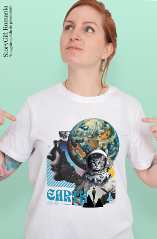 Tricou Femei, Barbati, Copii, Fata, Baiat, Unisex Personalizat "Produse personalizate de artă – Chip uman, planetă Pământ, Lună, pisică spațială și rachetă" [1]