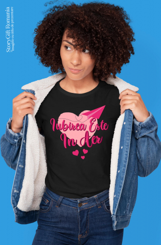 Tricou Femei, Barbati, Copii, Fata, Baiat, Unisex Personalizat Mesaj Romantic „Iubirea este în aer” – Cadou Personalizat de Valentine's Day [1]