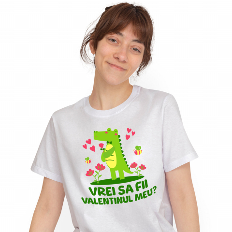Tricou Femei, Barbati, Copii, Fata, Baiat, Unisex Personalizat „Crocodil Romantic Cu Trandafir Roz Si Papion - Cadou Personalizat „Vrei Sa Fii Valentinul Meu?” pentru Familie, Copii și Prieteni”