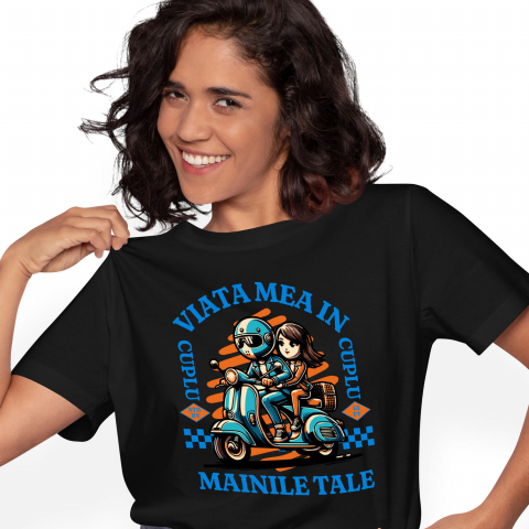 Tricouri - Tricou Femei, Barbati, Copii, Fata, Baiat, Unisex Personalizat Cuplu Romantic pe Scuter – Aventură și Dragoste de Valentine's Day