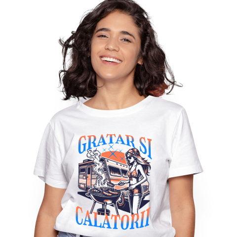 Tricou Femei, Barbati, Copii, Fata, Baiat, Unisex Personalizat "Costum de Baie Fata și Grătar la Rulota – Relaxare și Călătorii de Vară"