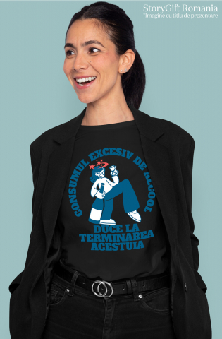 Tricou Femei, Barbati, Copii, Fata, Baiat, Unisex Personalizat „Fată cu Pahar de Vin și Steluțe Colorate – Sticlă Imensă de Alcool, Cadou Distractiv pentru Petreceri și Prieteni” [1]