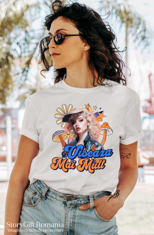 Tricou Femei, Barbati, Copii, Fata, Baiat, Unisex Personalizat Fată Stil Anime cu Șapcă și Flori - „Visează Mai Mult” - Cadou Motivațional pentru Fete [1]