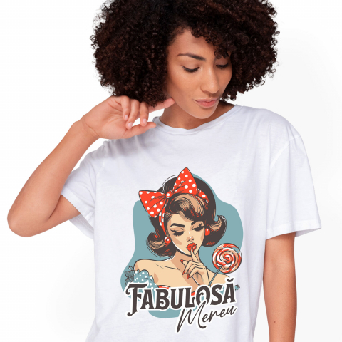 Tricou Femei, Barbati, Copii, Fata, Baiat, Unisex Personalizat Fată Retro cu Funda Roșie și Acadea - Cadou Personalizat Fabuloasă Mereu Încredere de Sine