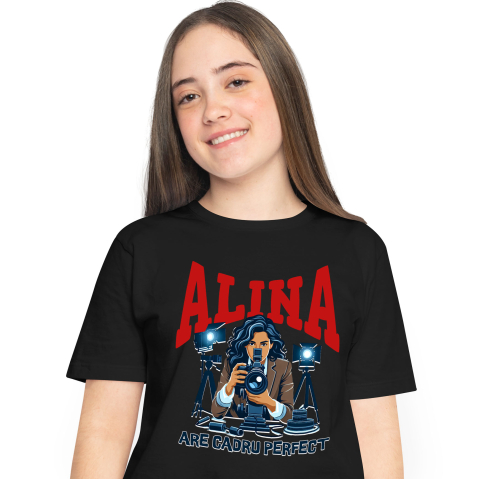 Tricou Femei, Barbati, Copii, Fata, Baiat, Unisex Personalizat Femeie Fotograf cu Aparat Foto – Cadou Personalizat pentru Pasionații de Fotografie