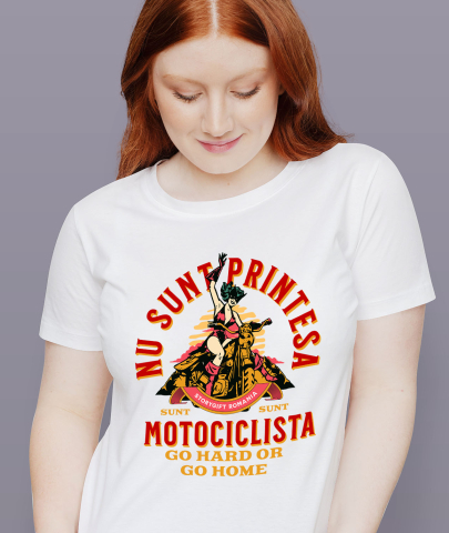 Tricou Femei, Barbati, Copii, Fata, Baiat, Unisex Personalizat Femeie Motociclistă Haios – Pasiune și Aventură Pe Două Roți [1]