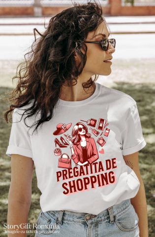Tricou Femei, Barbati, Copii, Fata, Baiat, Unisex Personalizat "Femeie Iubitoare de Shopping – Cadouri Personalizate cu Pantofi, Pălărie și Geantă" [1]