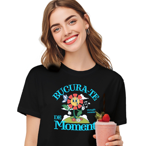 Citate - Tricou Femei, Barbati, Copii, Fata, Baiat, Unisex Personalizat Floare Colorată Muzicală „Bucură-te de Moment” – Cadou Personalizat pentru Familie, Tati, Copii, Prieteni