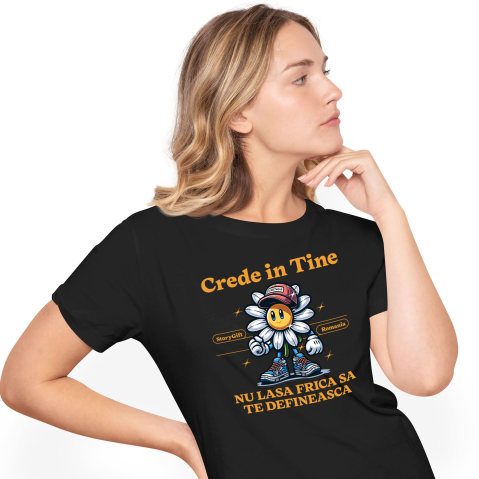 Tricou Femei, Barbati, Copii, Fata, Baiat, Unisex Personalizat Floare Veselă cu Sapcă și Text „Crede în Tine” | Cadouri Personalizate pentru Femei, Copii și Familie