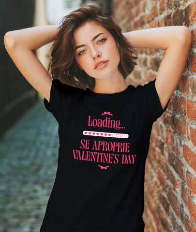 Tricou Femei, Barbati, Copii, Fata, Baiat, Unisex Personalizat „Funda Roz cu Mesaj „Loading… Se Apropie Valentine's Day” - Cadou Personalizat Dragoste, Valentine's Day” [1]