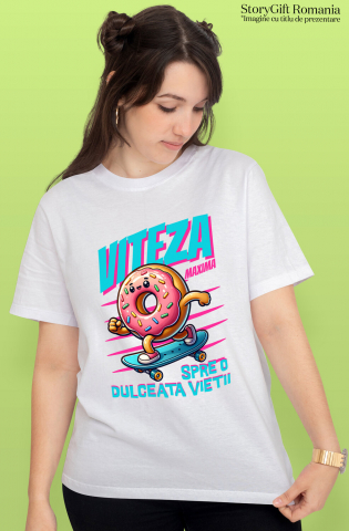 Tricou Femei, Barbati, Copii, Fata, Baiat, Unisex Personalizat Gogoasă Glazurată Roz Pe Skateboard – Design Amuzant și Personalizat [1]