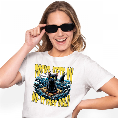 PISICI - Tricou Femei, Barbati, Copii, Fata, Baiat, Unisex Personalizat Pisica Anxietate Pe Mare Cu Rechini „Totul Este Ok, Nu-ți Face Griji” – Cadou Amuzant Pentru Iubitorii De Pisici