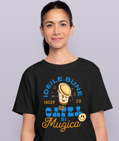 Tricou Femei, Barbati, Copii, Fata, Baiat, Unisex Personalizat „Pahar Personalizat „Ideile Bune Încep Cu Cafea și Muzica” – Cadou Perfect pentru Iubitorii de Cafea și Muzică” [1]