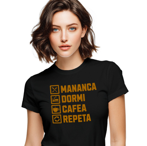 Tricou Femei, Barbati, Copii, Fata, Baiat, Unisex Personalizat „Cană Personalizată „Mănâncă, Dormi, Cafea, Repetă” - Cadou Haioas pentru Iubitorii de Energie Dimineața”