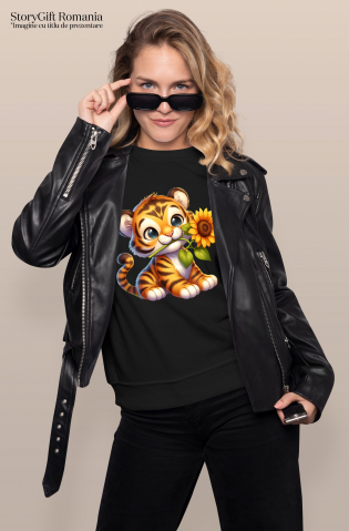 Tricou Femei cu un pui de tigru care tine o floare, ilustratie, floarea-soarelui, fericire, jucaus, copilarie, animalut salbatic, energic,  cu imprimeu pe Fata, 100% Bumbac, Negru, L [1]