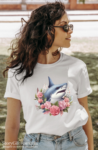 Tricou Femei cu un rechin furios, ilustratie, trandafiri, flori, plante, frunze, natura, apa, mare, ocean,  cu imprimeu pe Fata, 100% Bumbac, Alb, XS [1]