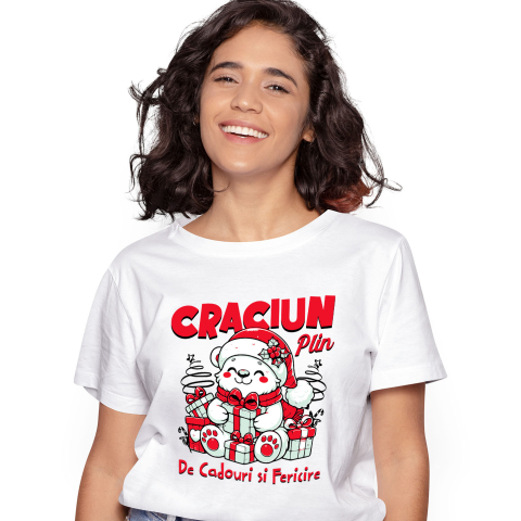 Tricou Femei, Barbati, Copii, Fata, Baiat, Unisex Personalizat Urs Alb Vesel cu Cadouri Colorate – Crăciun Plin de Cadouri și Fericire