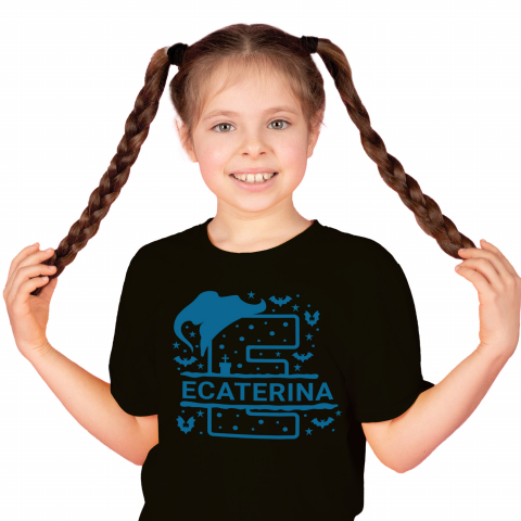 Cadouri Personalizate - Tricou Personalizat Copii Pentru Iubitorii De Hallowen, Lilieci, Palarie Vrajitoare, Text Nume Personalizat, Copii, Culoare Albastru, Negru, 100% Bumbac, Marime 4 Ani