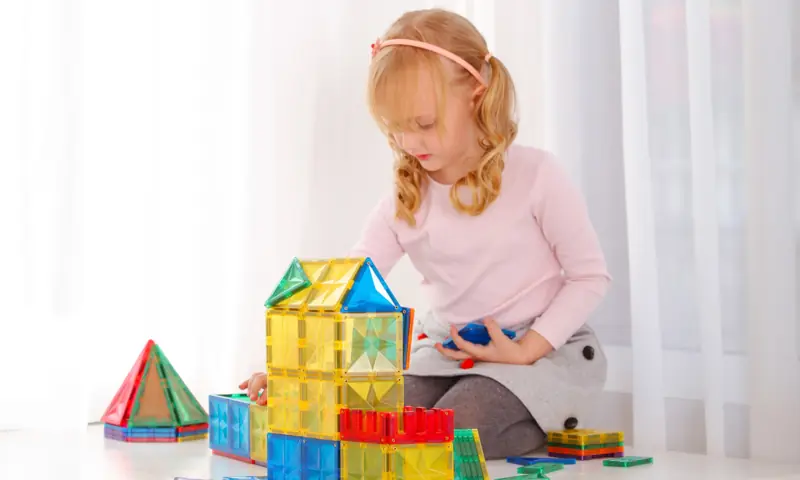 Cum alegi primul set magnetic pentru copil