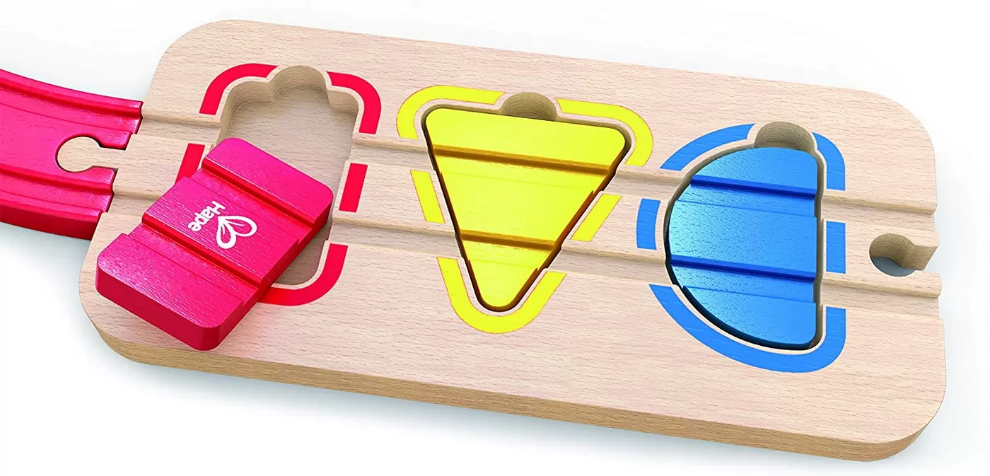 hape-sina-tren-curcubeu-stoys-jucarii-lemn.jpg [3]