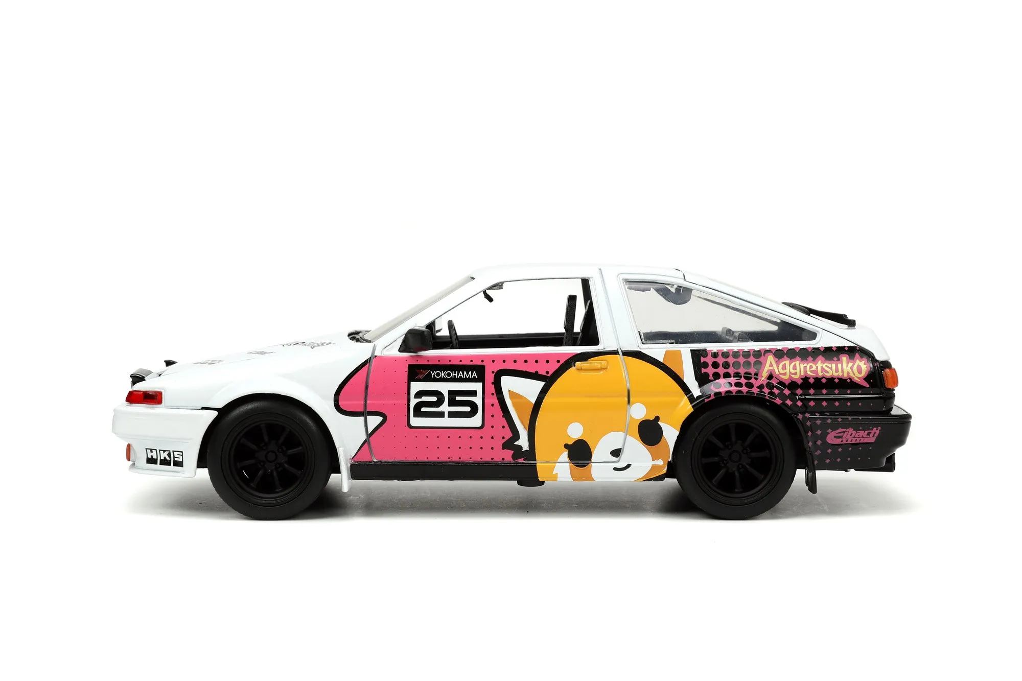 JADA AGGRETSUKO SET MASINUTA METALICA SI FIGURINA AGGRETSUKO SI TOYOTA TRUENO SCARA 1:24 [4]