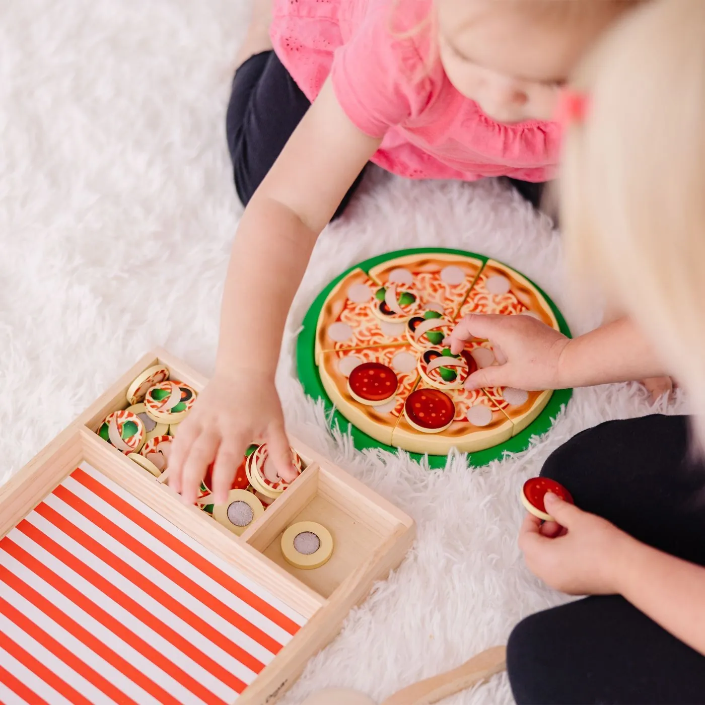 MELISSA AND DOUG SET DE JOACA DIN LEMN PETRECERE CU PIZZA [4]