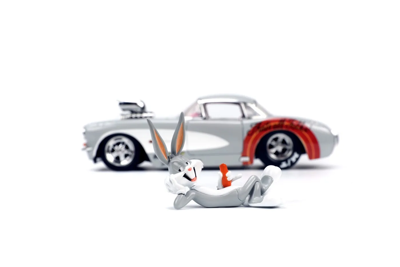 JADA MASINUTA METALICA BUGS BUNNY 1957 CHEVROLET CORVETTE 1:24 [1]