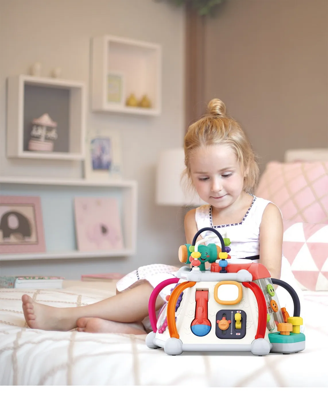 PIRAMIDA CU ACTIVITATI CU SUNETE SI LUMINI [2]