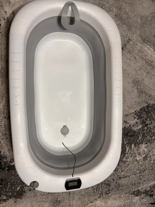 Cadita Pliabila pentru Bebelusi  cu Termometru Digital , Dop de Scurgere, Picioare Anti Alunecare Design Ergonomic -  Gri cu Alb [4]