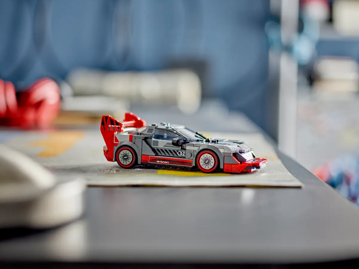 Joc de Constructii LEGO® Speed Champions  Mașină de Curse Audi S1 76921 E-Tron Quattro [7]