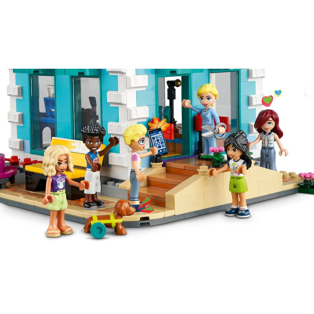 Joc de Constructii pentru Fetite  LEGO® Friends - Heartlake City Community Center [6]
