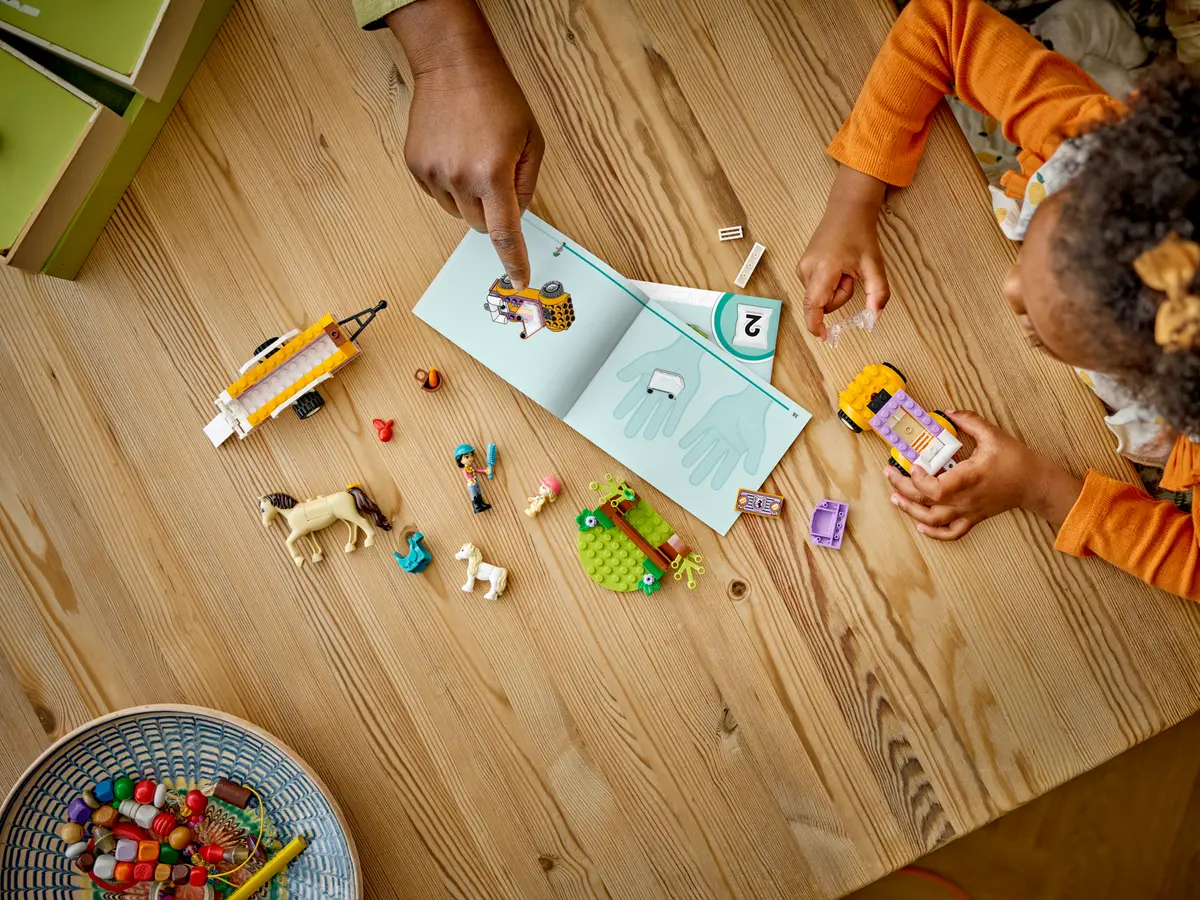 LEGO® Friends Noua Generatie : Remorcă cu Cal și Ponei,set pentru iubitorii de Animale [5]