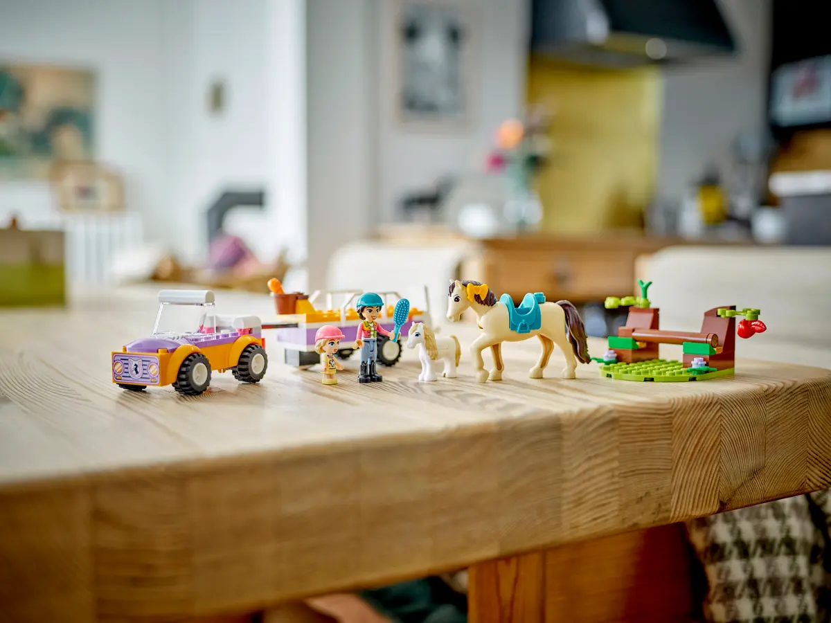 LEGO® Friends Noua Generatie : Remorcă cu Cal și Ponei,set pentru iubitorii de Animale [4]
