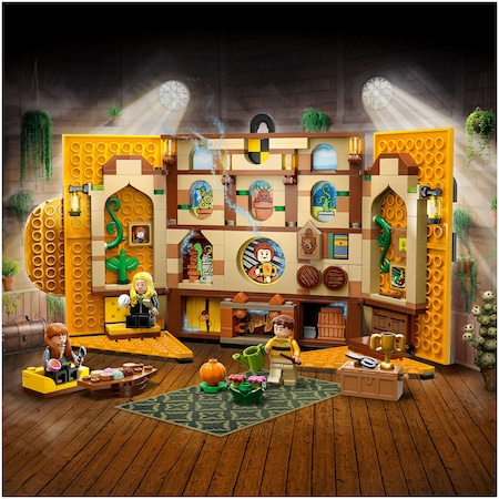 LEGO® Harry Potter™ - Bannerul Casei Hufflepuff™ 76412, 313 piese [12]