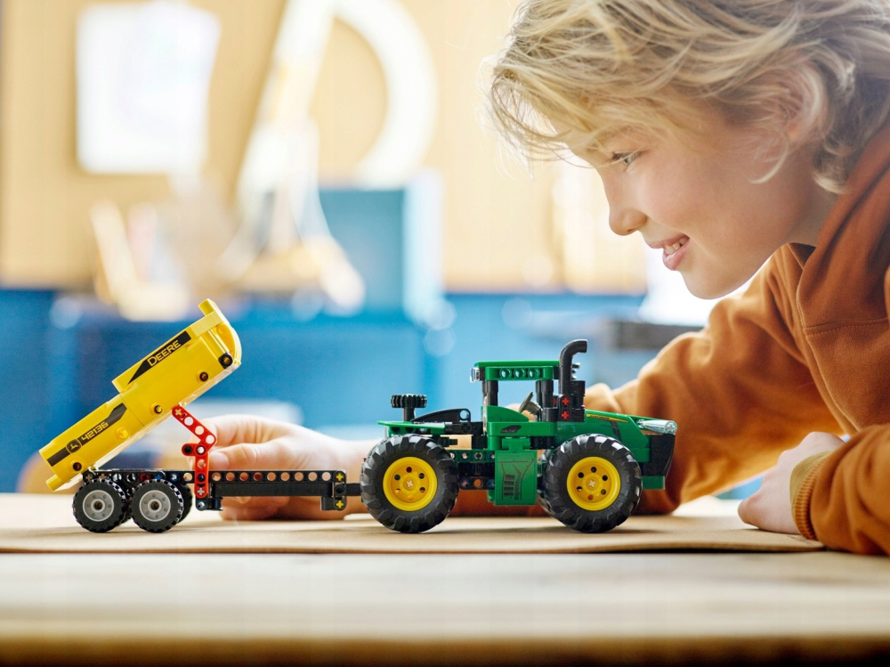LEGO® Technic - John Deere 9620R 4WD Tractor cu Remorca Basculabila 42136, 390 piese [13]