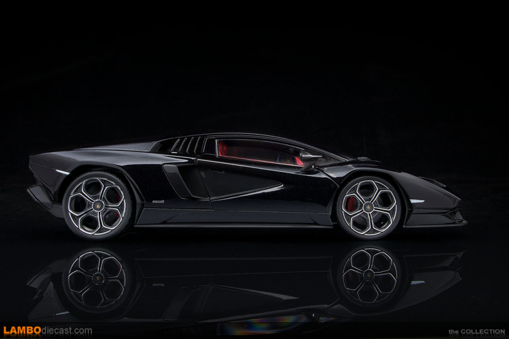 Masinuta cu Telecomanda Joystick - Lamborghini Centenario, 1:14, cu Lumini,  Suspensii si Roti de Cauciuc - Culoare Neagra Mat , 36 CM [4]