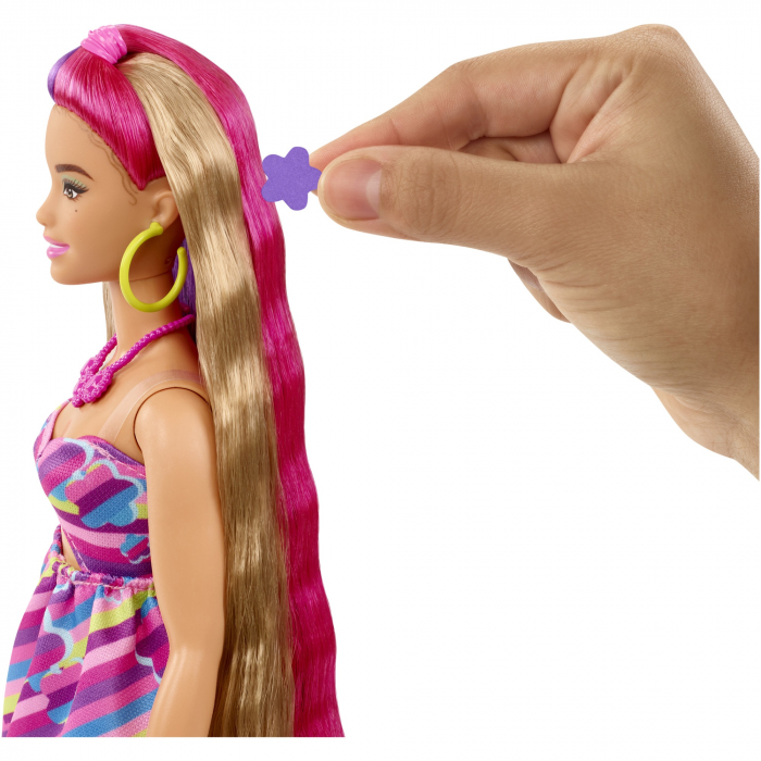Papusa Barbie Totally Hair cu Multiple Accesorii,  Par Ondulat Saten - 15 Piese Suplimentare, inclusiv 8 agrafe de par cu schimbare de culoare, Accesorii pentru Coafare si o Moda Suplimentara [7]