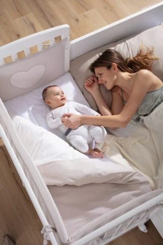 Patut 2 in1 pentru Bebelusi din Lemn Masiv de Fag   Multifunctional,   Co - Sleeper  - Transformabil in Pat Junior,  Utilizabil pana la 6-7 Ani , Dimensiune 120x60  CM - ALB [3]