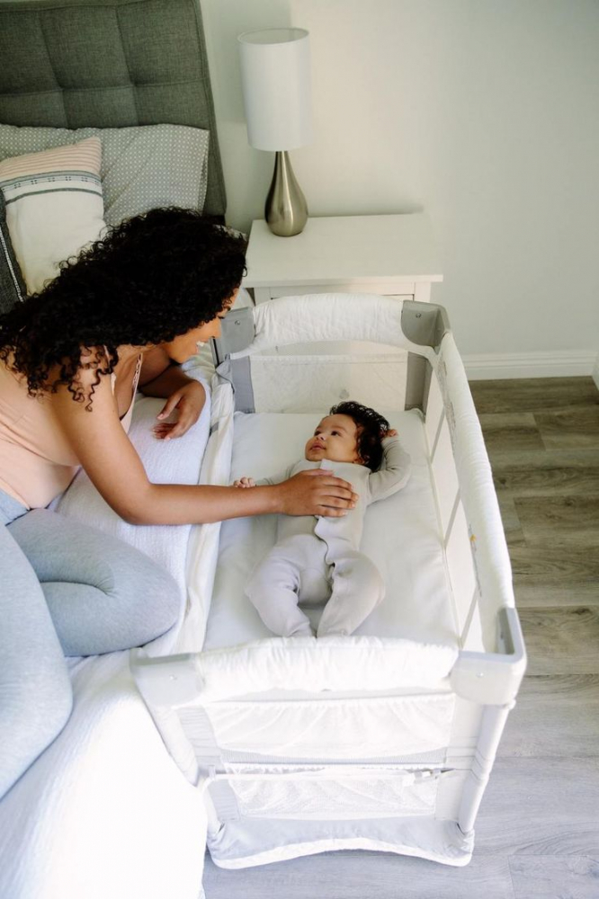 Patut Pliant 2 in 1 DeLuxe pentru bebelusi si copii, 2 Nivele si Margini de Catifea , Laterala Culisanta si Intrare Laterala , Masuta de Infasat , Gry cu Albastru [3]