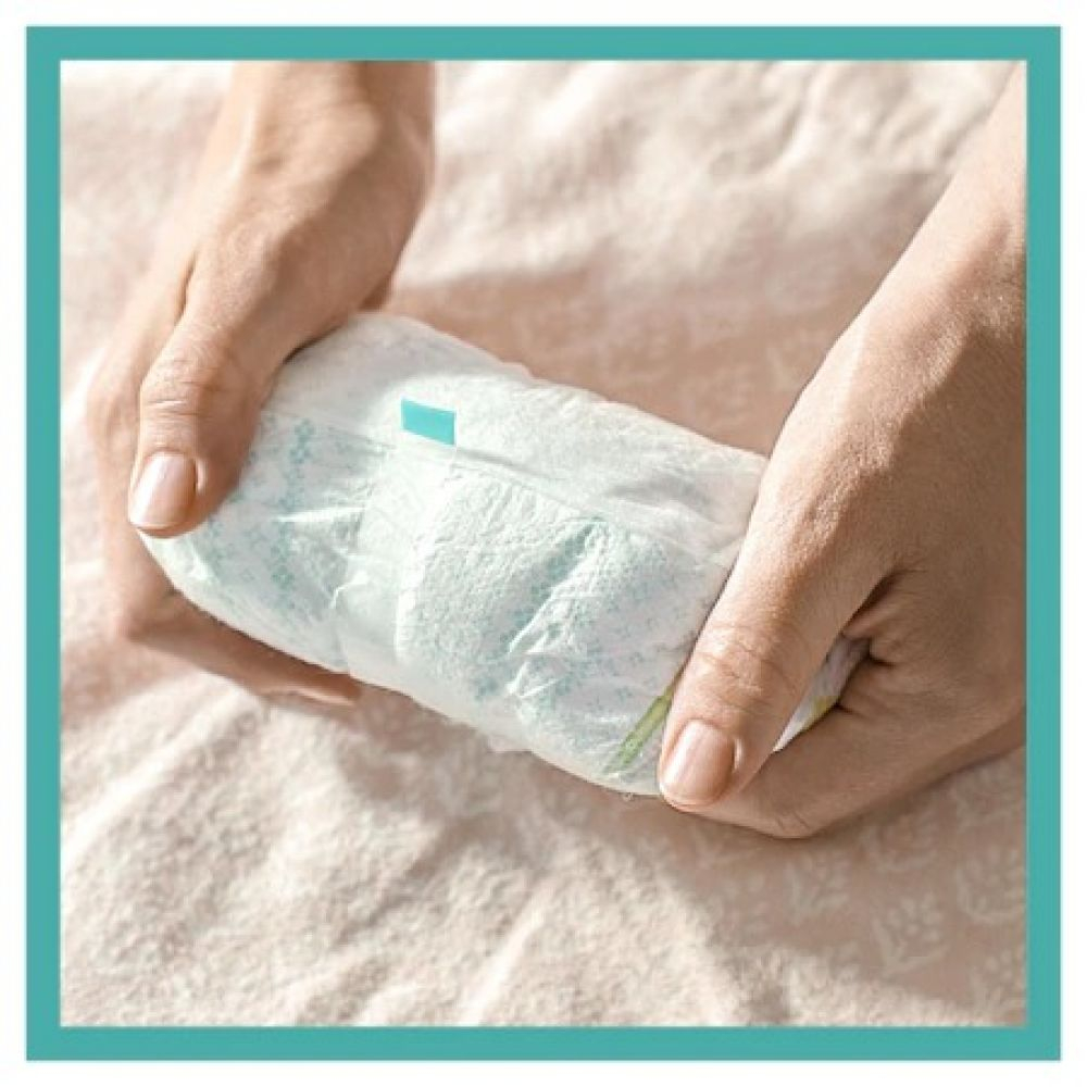 Scutece Pampers Pants Numarul 8, pentru 20+ kg, cantitate 32 buc cu strat interior cu Micro-perle pentru absorbtia rapida a lichidului, benzi flexibile si mansete duble pentru un plus de confort [4]