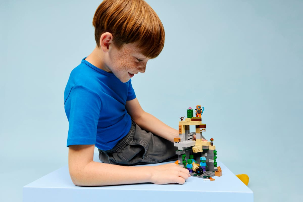 Set  de Construcție LEGO Minecraft 21287 – Zombie Dungeon - Temniță Modulară cu 4 Figurine incluse - 8+ ani, 248 piese [8]